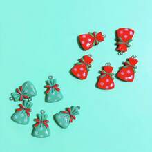 10 Stücke Weihnachtsgeschenktüten, Harz-Anhänger-Anhänger, Weihnachtliche dekorative Hängeornamente, DIY Schmuckherstellung, kreative Halskette, Ohrringe, Armband, Schlüsselanhänger, Taschenzubehör, Feiertags-Dekoration