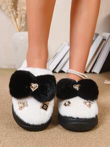 Novo Chinelo de Pelúcia de Borboleta para Mulheres no Inverno, Sola Grossa Elevada, Sensação Antiderrapante e Confortável de "Pisar em Cocô" para Uso Interno, Chinelos de Casa