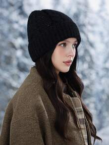 1pc Women's Fashion Simple Thick Warm Knit Hat, Winter New Warm Windproof Ear Protection Knitted Cap, Versatile Large Circumference Beanie, Outdoor Breathable, Washable, Excellent Warmth, Suitable For Autumn/Winter Daily Wear, Walking, Shopping