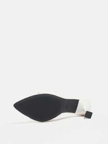 Jin Bei Qi Giày cao gót nữ, thời trang cho các bữa tiệc, sự kiện ngoài trời, tiệc chiêu đãi, với mũi nhọn, bề mặt bóng loáng như gương, chất liệu vân đá bí ẩn, thiết kế hở gót gợi cảm, màu trắng thanh lịch, trang phục mùa xuân hè. - trắng - Xem 8