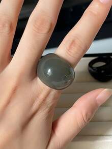 1 buc Inel Retro din Rășină pentru Femei, Inel Asimetric Solid Transparent Multicolor cu Gradient, Inel Personalizat Exagerat Elegant Asimetric Geometric Negru Alb Maro Culoare Mov, Potrivit pentru Purtare Zilnică, Adunări, Întâlniri, Petreceri, Un Inel Cadou Minunat pentru Femei de Sărbători, Aniversări