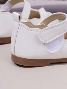 1 par de zapatos de princesa para niñas, con parte superior de cuero brillante, punta redonda, decoración de lazo, lindos y dulces, adecuados para vestidos de princesa, fiestas de cumpleaños, actuaciones, bodas, uso en interiores y exteriores