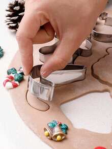 12/6/1pc Christmas Series Baking Tool Set, Christmas Cookie Cutting Molds, Diy Cake Baking Tools, Reindeer, Bells, Christmas Socks, Snowflakes, Gloves, Gingerbread Man, Candy Cane, Christmas Tree, Santa Claus, Snowman Shaped Cookie Cutting Molds, Fun Christmas Party Supplies, Festival And Party Supplies