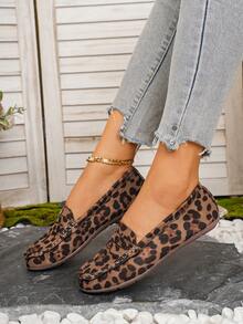 Giày lười nữ mũi tròn, cỡ lớn, đánh bóng gương, màu trơn, linh hoạt và thoải mái, phù hợp mọi mùa, thiết kế tối giản, chất liệu polyurethane, lớp lót vải, đế TPR, không đính kim sa, nên giặt tay hoặc giặt khô chuyên nghiệp. - da báo - Xem 2