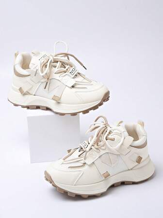 Women's Round Toe Lace-Up Thick Sole Student Casual Comfortable Platform Sneakers