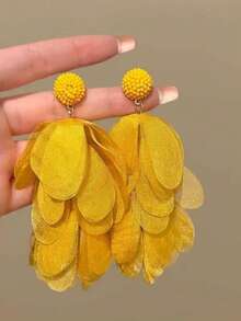 Bright Holiday Style Yellow Petal Tassel Earrings For Women, Travel Photos Show A Small Face And Exaggerated Earrings, Atmosphere - 黃色 - 查看 6