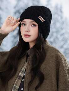 1pc Women's Fashion Simple Thick Warm Knit Hat, Winter New Warm Windproof Ear Protection Knitted Cap, Versatile Large Circumference Beanie, Outdoor Breathable, Washable, Excellent Warmth, Suitable For Autumn/Winter Daily Wear, Walking, Shopping