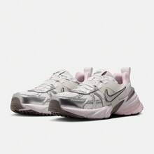 Zapatillas deportivas casuales de mujer NIKE V2K RUN, de caña baja FD0736-010