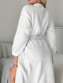 1 Stück Damen Flanell einfarbiger eleganter V-Ausschnitt Langarm Taillierter Bademantel, Flauschiger weicher langer Bademantel warmer Fleece Schalkragen Spa Bademantel, warme Nachtwäsche mit tiefen Taschen, kuschelige und warme Fleece-Decke mit Ärmeln und großer Tasche für Erwachsene, kuscheliger Kapuzendecke als Geschenk für drinnen & Outdoor