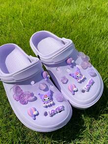 14 Peças Encantos de Sapato Fofos Roxos Kuromi, Borboleta, Estrela, Rosa, Letra, Balão de Ar Quente, Acessórios Multifuncionais de Clipes de Sapato para Sandálias, Chinelos, Bolsas de Praia de Mulheres, Ideal para Presentes de Férias e Festa de Aniversário