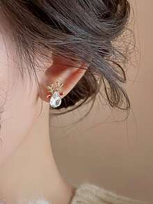 CVNANA 1Pair Fashionable And Exquisite Colorful Snowflake Elk Asymmetrical Earrings, New Sweet And Cute Unique Christmas Party Earrings, Suitable For Women To Wear Daily Or Office, The Best Choice For Anniversary/Birthday/Christmas/Valentine'S Day Gifts