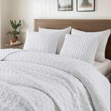 Blue Quilt King Size Bedding Sets With 2 Pillow Shams, Lightweight Soft Bedspread Coverlet, Quilted Blanket Thin Comforter Bed Cover All Season, 3 Pieces, 104x90 Inches, All - Season Bedding - 白色 - 查看 1