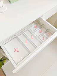 1/4/7/8/11 szt. Przezroczysty organizer do szuflady ze zintegrowanym schowkiem, wszechstronny organizer na przybory piśmiennicze i kosmetyki, idealny do przechowywania niezbędnych kosmetyków, artykułów biurowych, różnych przedmiotów, artykułów szkolnych, idealny na prezenty świąteczne, w tym na Halloween, Boże Narodzenie, Nowy Rok i Walentynki, ulepsz swoją przestrzeń dzięki funkcjonalnym i stylowym rozwiązaniom do przechowywania na każdą okazję, zmaksymalizuj organizację i estetykę w domu lub biurze, idealny do sezonowych dekoracji i wręczania prezentów, ulepsz swoje biurko i rutynę pielęgnacyjną dziękiniezbędnemu koszowi do przechowywania.