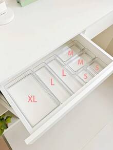 1/4/7/8/11 szt. Przezroczysty organizer do szuflady ze zintegrowanym schowkiem, wszechstronny organizer na przybory piśmiennicze i kosmetyki, idealny do przechowywania niezbędnych kosmetyków, artykułów biurowych, różnych przedmiotów, artykułów szkolnych, idealny na prezenty świąteczne, w tym na Halloween, Boże Narodzenie, Nowy Rok i Walentynki, ulepsz swoją przestrzeń dzięki funkcjonalnym i stylowym rozwiązaniom do przechowywania na każdą okazję, zmaksymalizuj organizację i estetykę w domu lub biurze, idealny do sezonowych dekoracji i wręczania prezentów, ulepsz swoje biurko i rutynę pielęgnacyjną dziękiniezbędnemu koszowi do przechowywania.