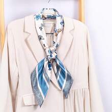 Mulberry Silk Scarfs Small Square Scarfs For Women 21" X 21" Lightweight Square Satin Head Scarf Neck Scarves{"Size_name":"35\"","Color_name":"BlueFlower"} - 藍花英寸 - 查看 7