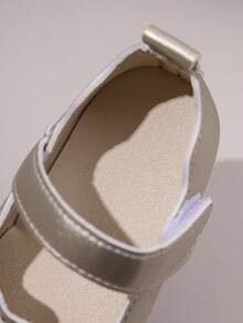 1 par de zapatos de princesa para niñas, con parte superior de cuero brillante, punta redonda, decoración de lazo, lindos y dulces, adecuados para vestidos de princesa, fiestas de cumpleaños, actuaciones, bodas, uso en interiores y exteriores