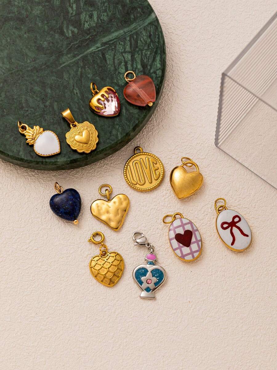 1 Peça Pingente de Aço Inoxidável em Estilo Fofo com Formato de Coração Branco, Coração Azul, Coração Dourado e Grade de Grafite, Adequado para DIY de Colares, Pulseiras, Brincos, Correntes de Bolsa, Chaveiros, Amuletos, Banhado a Ouro 18K, À Prova d'Água e à Prova de Suor, Pode Ser Usado Como um Pingente Requintado, Mostrando Charme, e Pode Ser Dado Como Presente para Esposas, Mães e Namoradas. Jóias Femininas. - Multicolorido - Visão 1