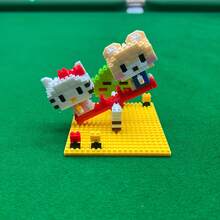 Juguete de bloques de construcción del Carrusel de Ferris Wheel Seesaw de Melody Kulomi Hello Kitty, modelo de juego deluxe para niños, adecuado para niños y niñas en juegos de rompecabezas DIY, juegos de anime, amantes de los bloques de construcción, decoración de escritorio, útiles escolares, también adecuado como regalo de Navidad y cumpleaños. Juguetes de personajes de anime para niños y niñas.