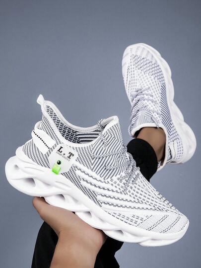 Men's Lightweight Athletic Shoes - EVA Shock-Absorbing Sole, Breathable Running Shoes Suitable For Gym, Hiking, Daily Wear - Lace-Up Fitness Shoes In Black, Durable Lightweight Design, Fashionable Sports Style, Secure Closure, Multi-Purpose Shoes, Essential For Fitness Enthusiasts