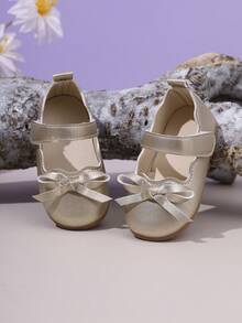 1 par de zapatos de princesa para niñas, con parte superior de cuero brillante, punta redonda, decoración de lazo, lindos y dulces, adecuados para vestidos de princesa, fiestas de cumpleaños, actuaciones, bodas, uso en interiores y exteriores