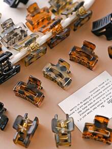 متعدد الألوان