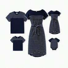 Matching Family Outfits Cotton Casual Summer T-Shirt & Dress Sets For Mom, Dad, Kids & Baby Classic Family Look - 藍色 - 查看 1