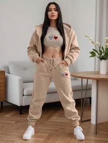 2025 New Women's Heart-Shaped Print Plush Sports Casual Three-Piece Suit, Long-Sleeved Hooded Jacket And Vest And Slim-Fitting Leggings, Machine Washable, Suitable For Wearing Out In Autumn And Winter - 卡其色 - 查看 3
