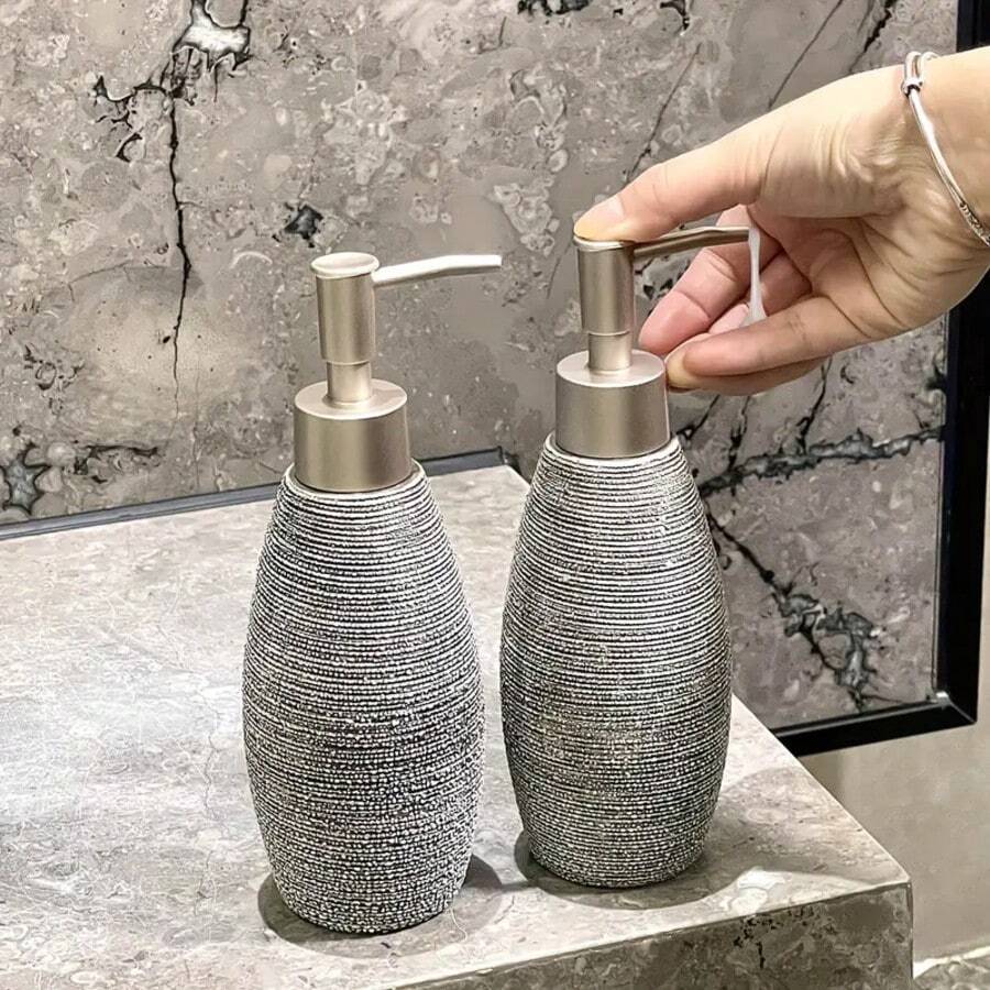 Modern Brushed Ceramic Soap Dispenser - Freestanding Bathroom And Kitchen Decor, Gray Textured Stripe Design, Push Pump Soap Dispenser, Phthalate-Free, Suitable For Hotel, Bathroom, Kitchen Countertop Decor, Bathroom Accessories.