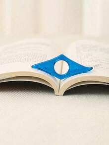 1pc Thumb Clip Book Page Holder, Reading Aid, Thumb Clip Book Page Holder And Bookmark, Coffee Companion, Thumb Press Bookmark, Thumb Press Book Page Holder, Reading Assistant, Reading Aid, Student Book Accessories, Extender, Convenient Bookmark, Reading Aid, Student Book Accessories, Book Opener, Convenient Bookmark, Thumb Reading - Multicolor - View 14