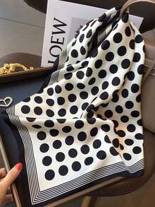 1pc Luxury Brand Leopard Print Bandana Square Scarf Women's Imitation Silk Scarf Casual Versatile Decoration Small Neck Scarf - màu đen - Xem 2