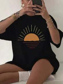Camiseta de manga corta para damas con estampado de patrones, top de cuello redondo suelto y casual, se puede lavar aáquina para comodidad durante las cuatro estaciones. - Negro - Ver 1