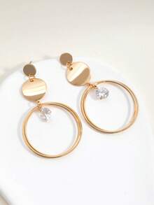 1 Pair Fashionable Golden Metal Hoop Earrings With Zirconia Stones