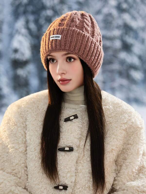 1 szt. Damska prosta czapka dzianinowa MOCOGOCO z ozdobnym napisem, ciepła i wiatroszczelna, w jednolitym kolorze, w swobodnym stylu, z nausznikami, nadająca się do prania, doskonała izolacja termiczna, odpowiednia do noszenia na co dzień jesienią/zimą, na spacery i zakupy