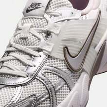 女款 W NIKE V2K RUN 休闲低帮运动鞋 FD0736-010 - 灰色 - 查看 7