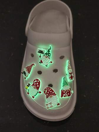 6pcs/Set Glow-In-The-Dark Santa Claus Series DIY Fashion Sandal Accessories, Detachable Sandal Charms, Suitable As Christmas, Birthday, Party Gifts