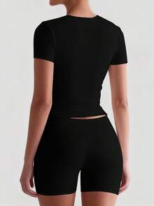 XLLAIS 2025 ملابس علوية قصير أسود من نوع الياقة المستديرة وكم قصير للصيف، قاعدي أساسي رياضي مطاطي مناسب للنساء في الأوقات العادية