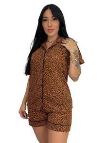 Pijama Americano Manga Curta com Gola e Short Estampado