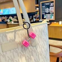 عبوة من 1/2 قطعة سلسلة مفاتيح بار بسيط، حلقة مفاتيح من السيليكون بموضوع رياضي، إغلاق حلقة مشطوفة، مصنوع من مادة البي في سي، مناسب كهدايا حفلات وعيد الميلاد وإكسسوارات مفاتيح السيارة والحقائب الظهر للهواة الرياضيين