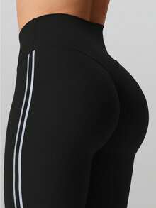 RUNONWHEELS 5 高腰喇叭紧身裤，适合日常健身和瑜伽，女士提臀紧身瑜伽裤，女士高腰交叉喇叭紧身裤 - 黑與白 - 查看 4