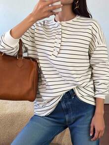 Livesso Áo thun nữ tay dài dáng rộng, hở vai, họa tiết sọc, mùa thu - Màu be - Xem 3