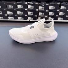 Under Armour Runplay 男士舒适柔软弹性透气轻便运动鞋，健身训练跑步鞋，一脚蹬款式，建议选购大一码。 - 白色 - 查看 8
