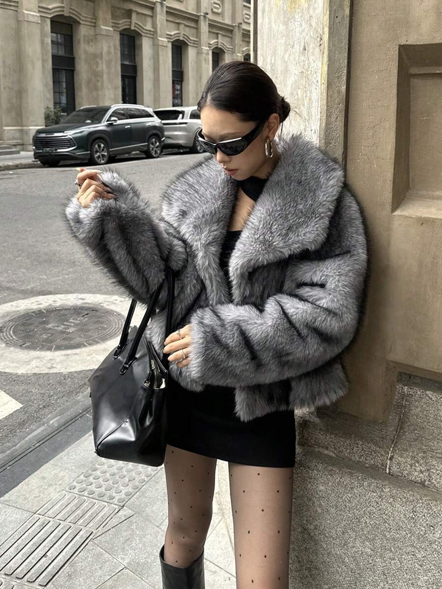 Luxurious Vintage Fashion Women's Thick Warm Jacket With Faux Fur Collar, Winter Coat, Soft Plush Fur - Grey - View 1