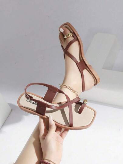 صندل فليب فلوب ناعم للنساء للاستخدام الخارجي، صنادل شاطئ مانعة للانزلاق، لون أحادي متعدد الاستخدامات بتصميم فرنسي بسيط بأصبع مربع مسطح، خفيفة الوزن مريحة للاستخدام المنزلي، مناسبة للشاطئ/الداخلي/الخارجي/الحفلات، سهلة الارتداء، مفتوحة الأصبع، ذات كعب منخفض عصري، أنيقة مسطحة مع إبزيم معدني، مناسبة للربيع والصيف والخريف والشتاء، للمواعدة والتسوق والحفلات وعيد الحب وعيد الشكر وعيد المعلم وعيد الأم