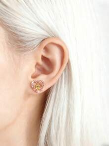 1 par de pendientes de Virgen María con forma de corazón brillante, incrustados con circonita cúbica sintética rosa, diseño de corazón hueco único, pequeño y delicado, adecuado para mujeres, se puede usar para bodas, joyería católica, Día de San Valentín, Día de la Madre, también es un gran regalo para mamá (los pasadores de los pendientes son flexibles pero se pueden restaurar a su forma original) - Rosa - Ver 2