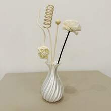 1 set Vase à fleurs sèches texturé soie imprimé en 3D - Style nordique minimaliste Ins, design abstrait rétro torsadé, vase de luxe léger imprimé en 3D pour les compositions de fleurs sèches, décorations pour la maison, accents de table pour le salon/la chambre/l'entrée, décoration de mobilier nordique simple, vase d'art abstrait pour la décoration florale et l'aménagement intérieur minimaliste, idéal pour le style Ins, la décoration de la maison et les idées de cadeaux créatifs