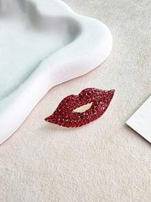1 pieza Broche de labios rojos para el Día de San Valentín para damas - Moda, con incrustaciones de rhinestone, accesorios de ropa de alta gama, flores para el pecho, a prueba de aceite para evitar que se muestre, alfileguridad - El regalo perfecto del Día de San Valentín para mujeres Navidad