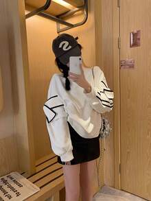 13-16 岁女孩蝴蝶结条纹运动衫，甜美别致的校园风格，蝴蝶结袖子细节，舒适百搭