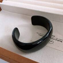 1pc Minimalist High-End Black Resin Bracelet, Asymmetric Round Design, Elegant For Party And Daily Wear