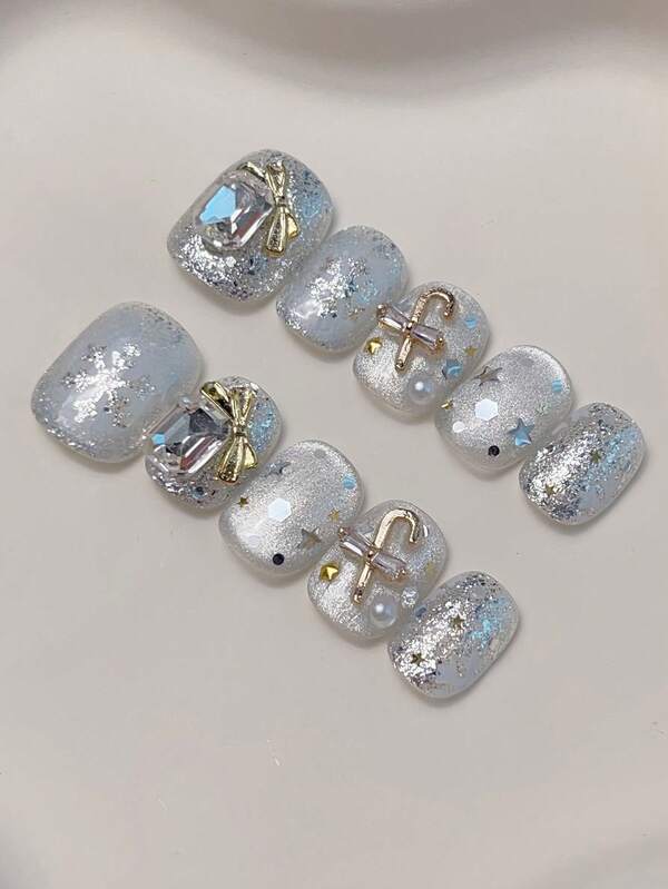 10 Stücke funkelnde Edelstein Nagelkunst, kurze runde Nagelform, neuer hochwertiger Herbst- und Winter-Funkelnagel-Kunst mit Silber-Katzenauge-Pailletten (Schneeflocken-Pailletten sind zufällig und nicht für jedes Paar garantiert)