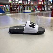 Nike 男鞋OFFCOURT SLIDE運動休閒拖鞋 - 黑與白 - 查看 7